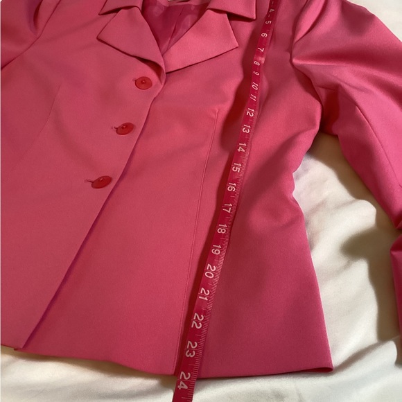 Kasper Pretty Pink 2 Piece Suit Size 8P - Picture 13 of 16